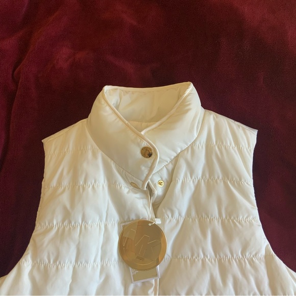 NWT Michael Kors MK Women’s Off-White Puffer Vest with Gold Accents - Picture 7 of 8